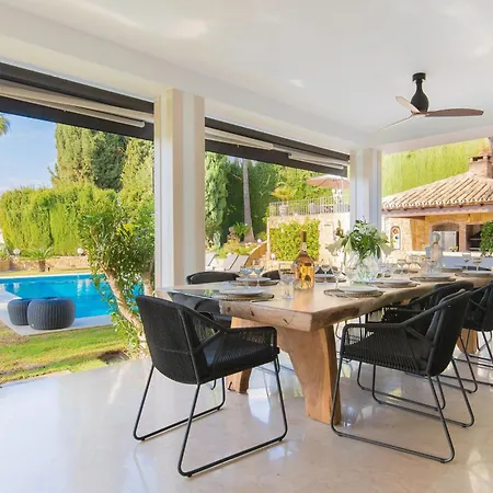 Flores Villa *